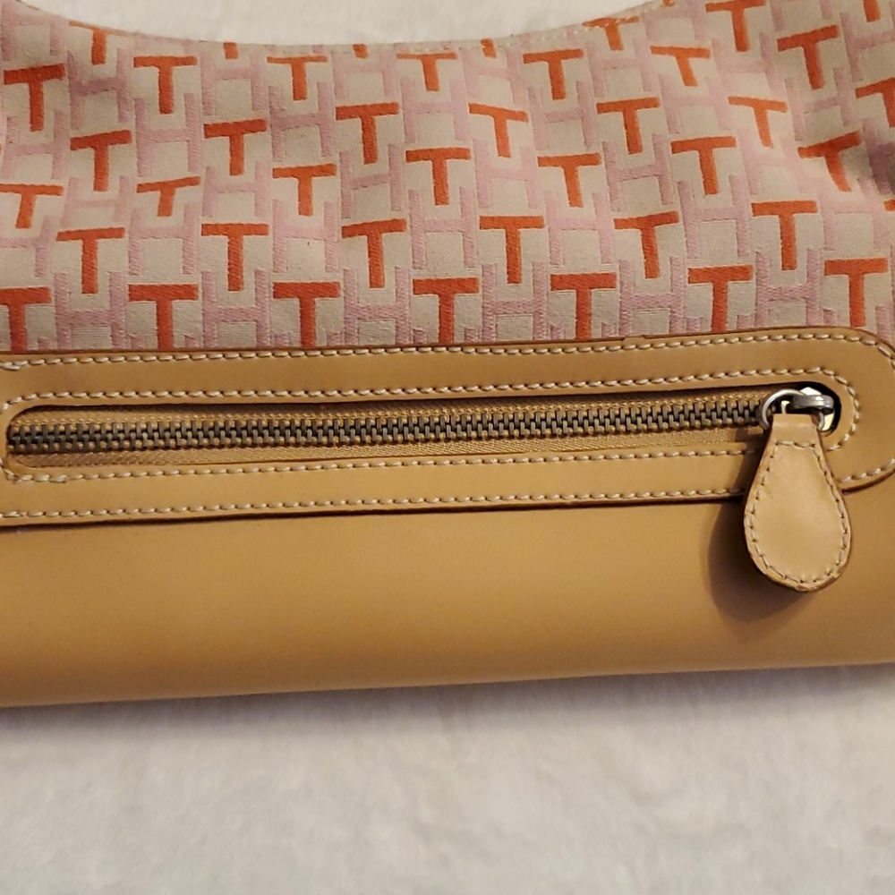 Tommy Hilfiger small handbag NWT - Picture 4 of 14